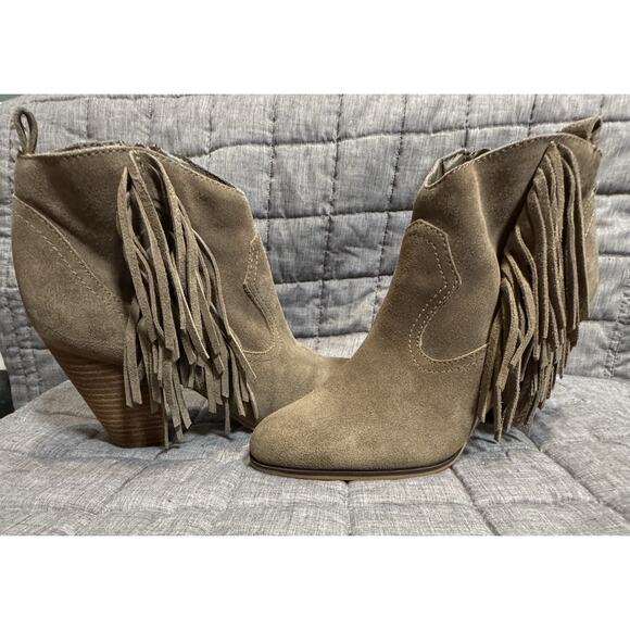 Steve Madden Cian, Block Heel, Side Zip, Booties With Tassels, Taupe, 9.5 - Picture 1 of 8